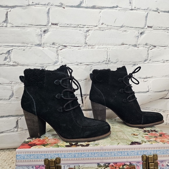 Ugg Annalise Suede Boots - Picture 3 of 8
